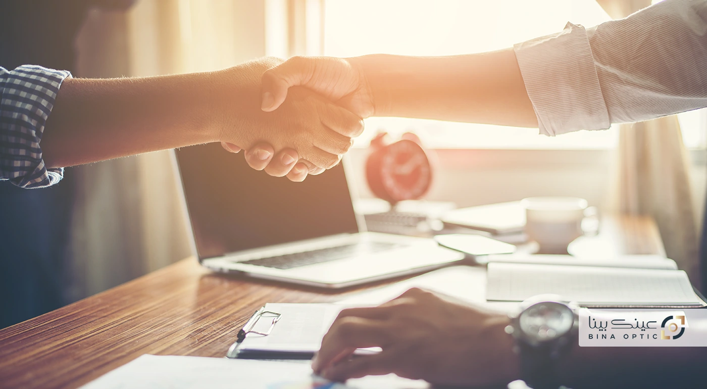 عینکفروشی طرف قرارداد بیمه